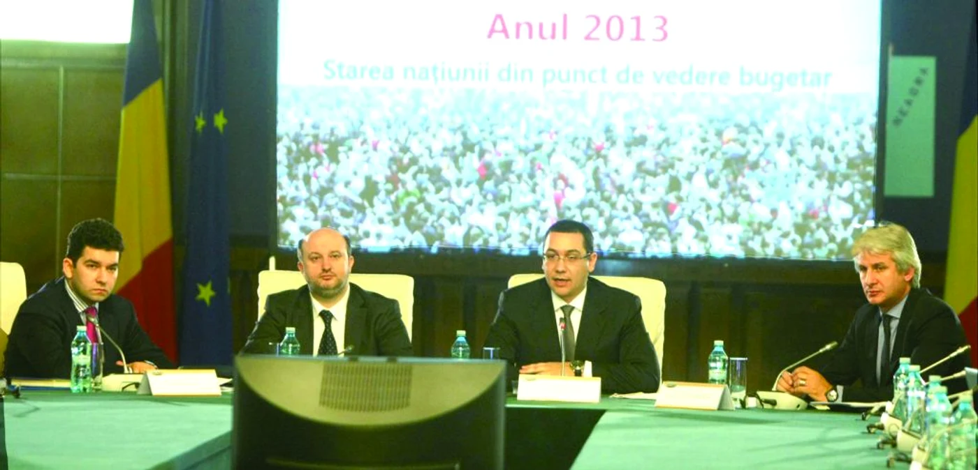 Cei care vor decide nivelul taxelor pe care românii le vor plăti în 2014 (de la stânga la dreapta): Liviu Voinea, Daniel Chiţoiu, Victor Ponta şi Eugen Teodorovici FOTO Marian Iliescu