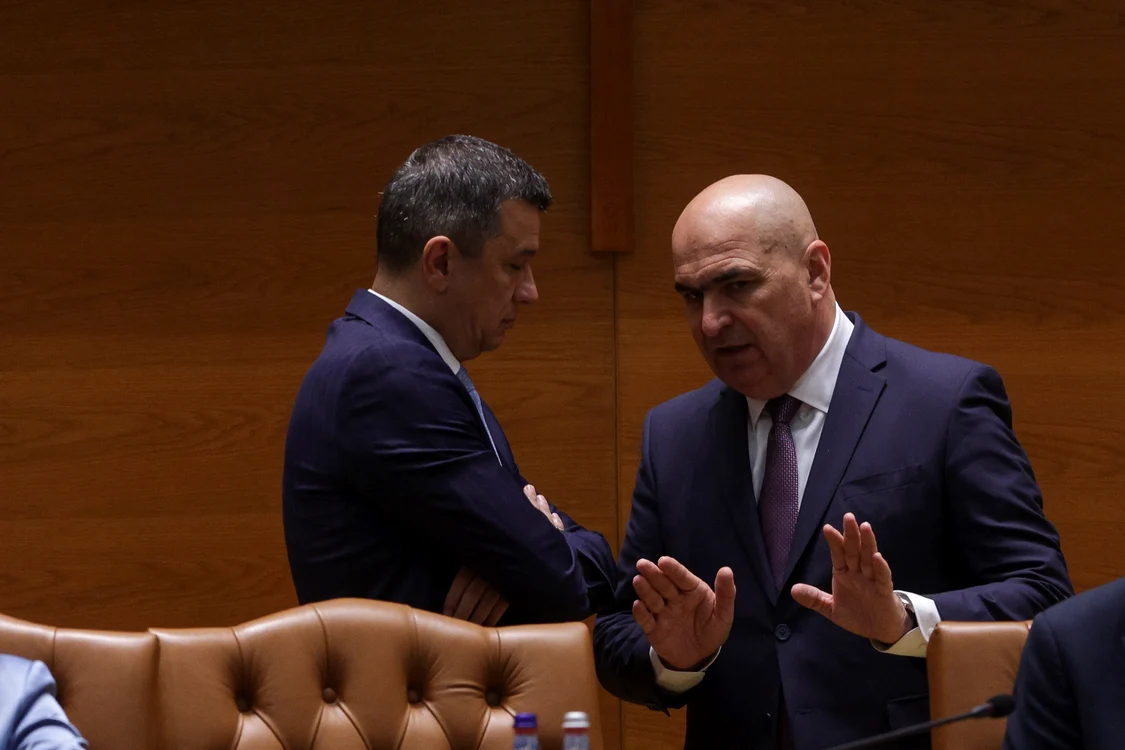 Ședințele camerelor reunite ale Parlamentului României organizate pentru asumarea răspunderii Guvernului pe pachetul 2 de măsuri fiscal-bugetare, în București. FOTO Inquam Photos / Octav Ganea