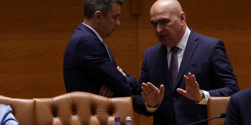 Ședințele camerelor reunite ale Parlamentului României organizate pentru asumarea răspunderii Guvernului pe pachetul 2 de măsuri fiscal-bugetare, în București. FOTO Inquam Photos / Octav Ganea