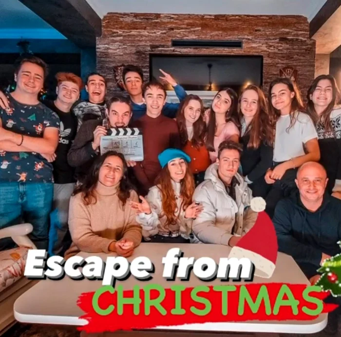 Andra Gogan, alături de părinți și de colegii din echipă