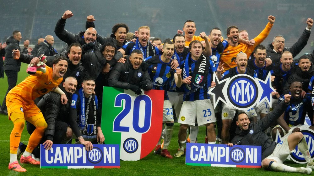 România „vibrează“ de bucurie: Inter Milano a celebrat titlul pe maneaua lui Ionuț Cercel VIDEO