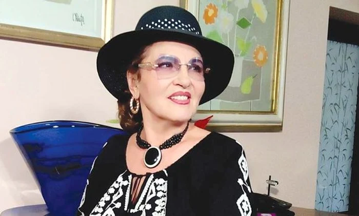 Interpreta și soțul ei, alături de copiii lor, la o nuntă unde au fost nașifoto: arhivă personală