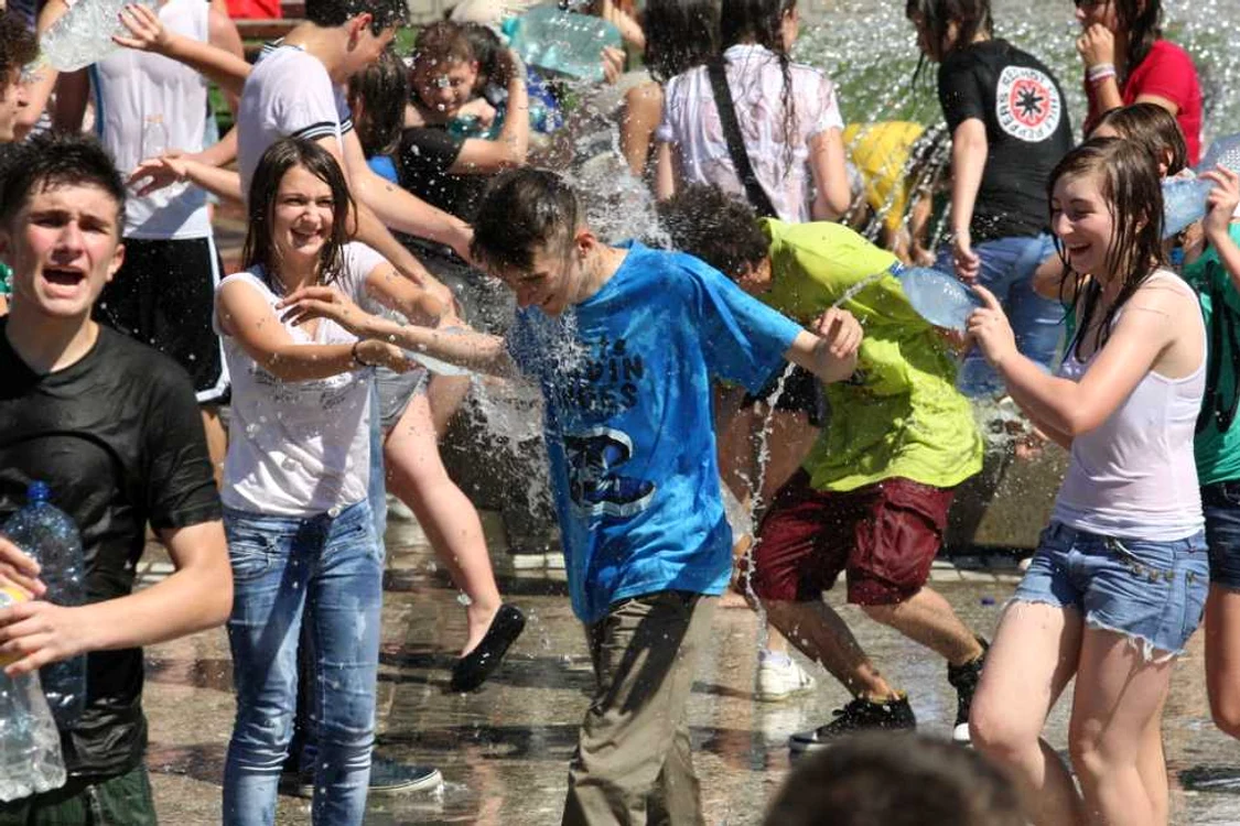 Bătaie cu apă