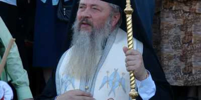 Andrei Andreicuţ este arhiepiscop de Alba Iulia din anul 1998