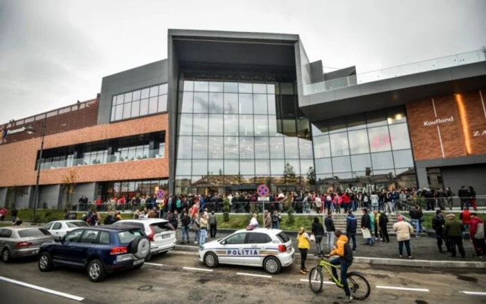 Incident la mall-ul din Sibiu, miercuri, 27 noiembriefoto: Turnul Sfatului