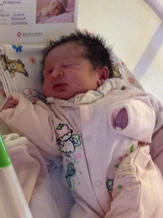 Sara, fiiica cea mică a lui Ionuţ Negoiţă. (Foto: Facebook)