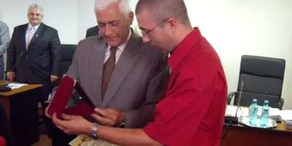 Alin Moldoveanu a primit din partea primarului titlul de cetăţean de onoare