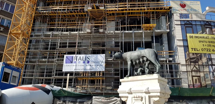 
    Magazinul Bucureşti, celebru înainte de Revoluţie, era cel mai popular loc de cumpărături pentru bucureșteni  