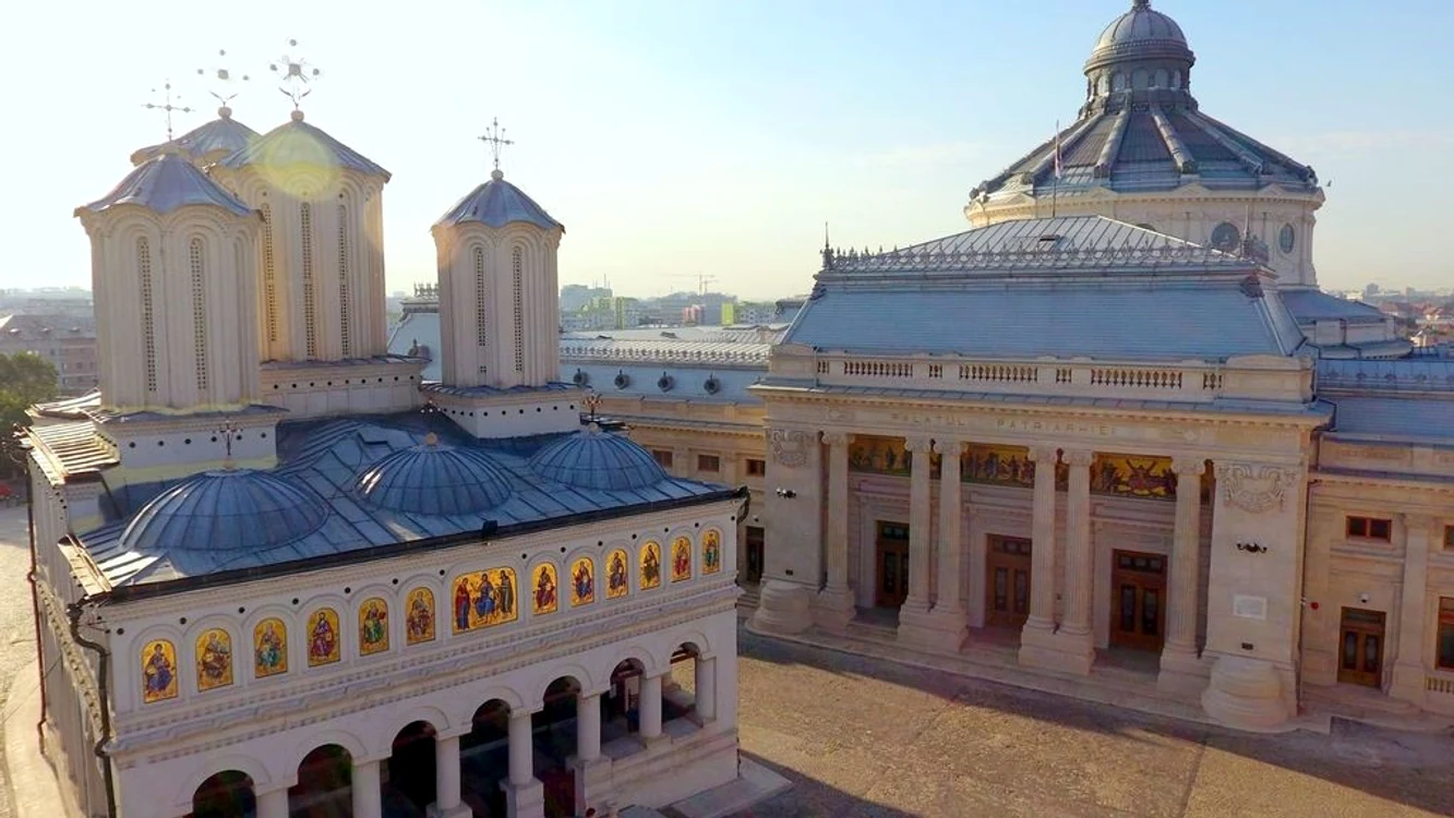 Sfântul Sinod a elaborat un set noi de reguli pentru slujitorii bisericii și enoriași pe timpul stării de urgențăFoto: basilica.ro