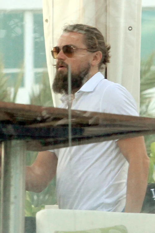 
    Leonardo DiCaprio (40 de ani)  are mai mult succes la femei  de când şi-a lăsat barbăFoto: Guliver/Splashnews  