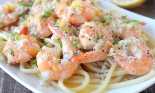 spaghete cu sos alb şi creveţi jpeg