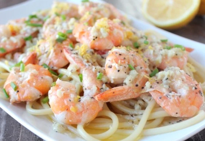 spaghete cu sos alb şi creveţi jpeg