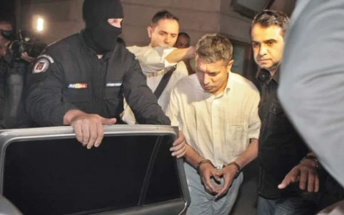 
    Vasile Avram e vinovat pentru mită şi titlul din Liga 1 poate ajunge la masa verdefoto: Click  