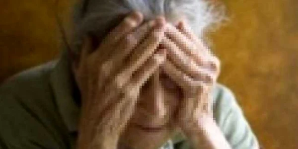 Bătrâna le-a închis ușa în nas celor doi bărbați