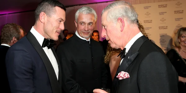 Luke Evans și regele Charles Foto profimedia 0273174676 jpg