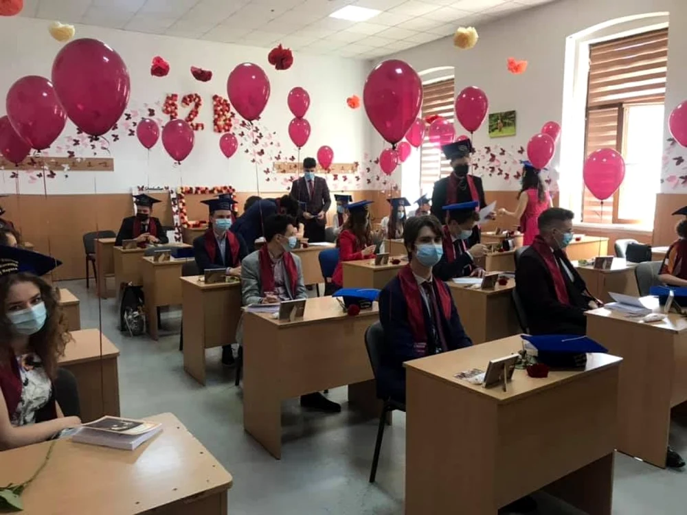 Liceul „Emil Racoviţă” din Cluj-Napoca este pe locul 3 în ţară în ceea ce priveşte media notelor obţinute la BAC de elevii absolvenţi - 9,27. FOTO: Arhiva liceului