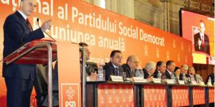 Social-democraţii vor decide sâmbătă dacă mai merg pe mâna lui Geoană