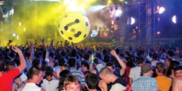 Petrecerea Liberty Parade a adunat 30.000 de persoane