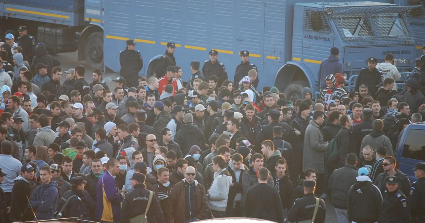 Peste 3.000 de spectatori sunt aşteptaţi la meci