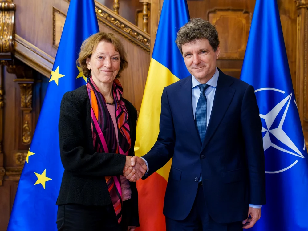 Nicușor Dan și prof. Maria Leptin/FOTO: Facebook