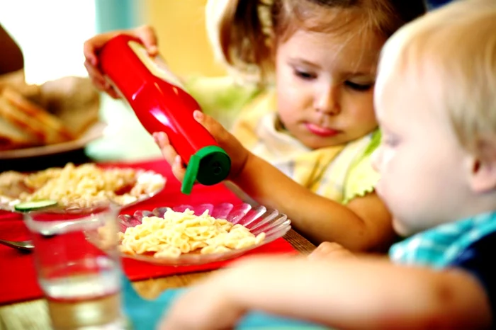 Mituri despre alimentaţia copiilor   / FOTO Arhivă