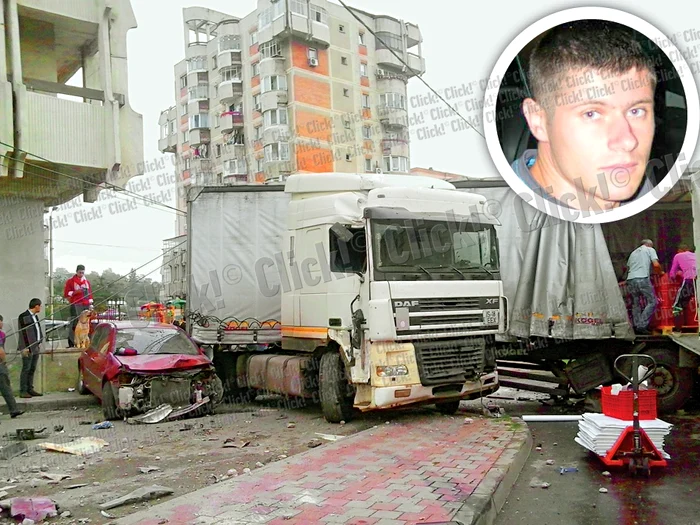 
    Tirul a intrat în plin  într-un autobuz  oprit în staţie  