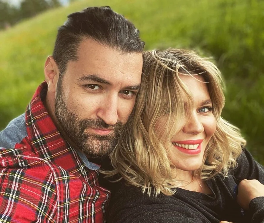 
    Gina și Smiley sunt părinții unei fetițeSursă foto: Arhivă personală   
