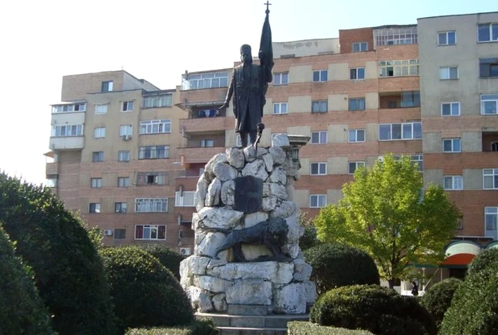 Statuia lui Tudor Vladimirescu conţine mai multe simboluri