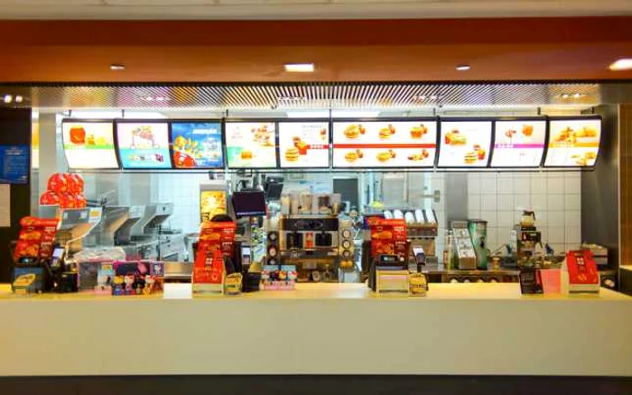 Restaurant McDonald's FOTO 123 RF