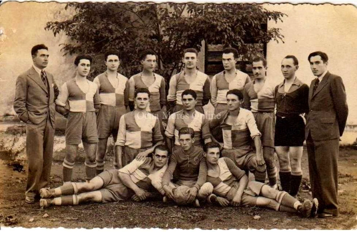 Echipa de fotbal Solvay în anii 1936-37. Foto: ocnamuresonline.ro