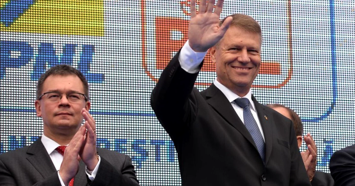 Mihai Răzvan Ungureanu și Klaus Iohannis FOTO Mediafax