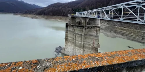 Criza apei din prahova FOTO FB Administraţia Naţională Apele Române jpg