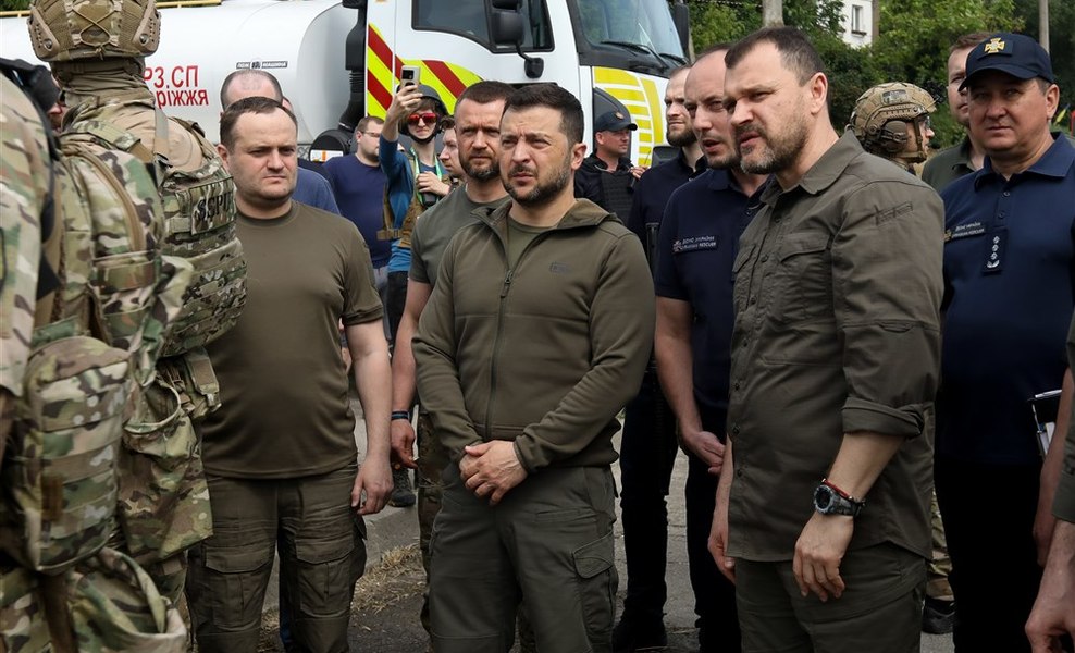 În Ucraina, „începe să se simtă iz de campanie prezidenţială”. Cât de puternic mai este Zelenski după trei ani de război
