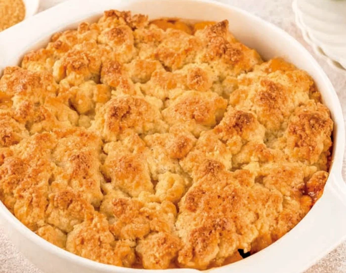 crumble cu piersici jpg
