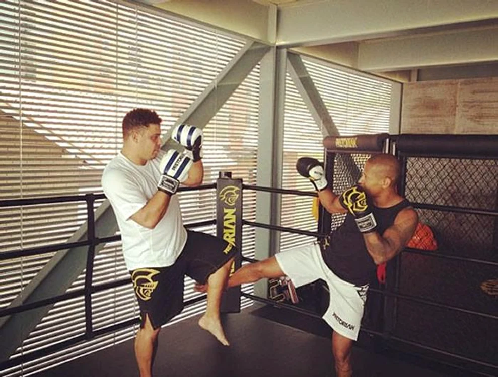 
    Ronaldo îi dă replica lui Anderson Silva  