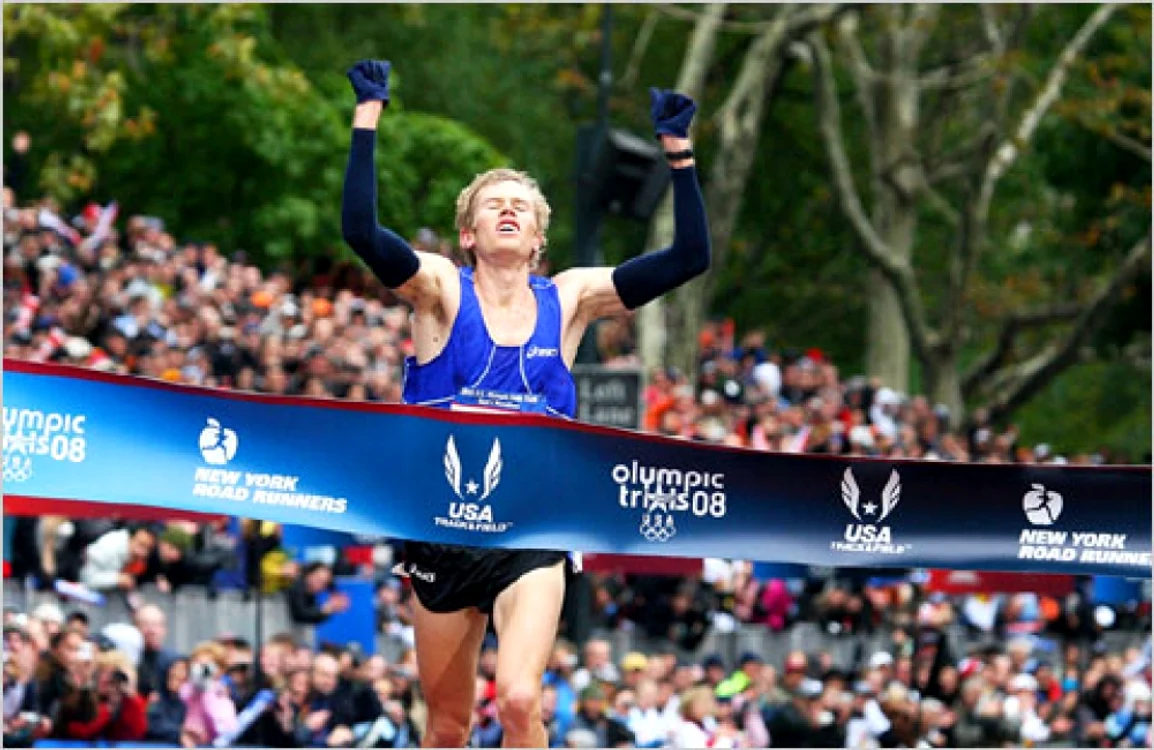 
		    Ryan Hall câștigă maratonul american FOTO: nytimes.com