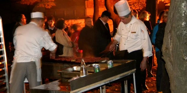 Anul trecut, numărul participanţilor la Bonfire Nights Party s-a ridicat la peste 500 de oameni