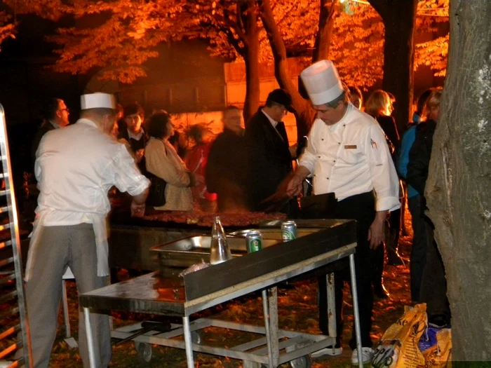 Anul trecut, numărul participanţilor la Bonfire Nights Party s-a ridicat la peste 500 de oameni
