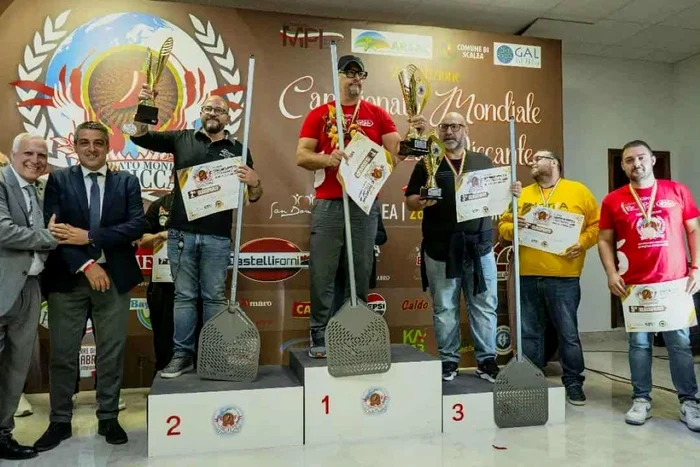 Lucian Scărlătescu, pe podium. FOTO: Facebook/Erminio Cioffi 