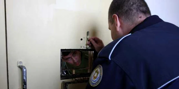 gardian penitenciar FOTO Adevarul