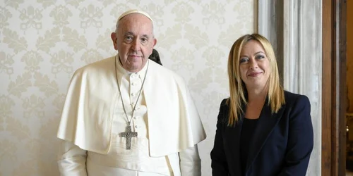 Georgia Meloni si papa Francisc Foto Guvernul Italiei jpg
