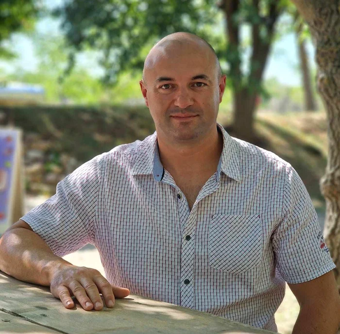 Gabriel Mohaci este patronul fermei FOTO Claudia Untaru