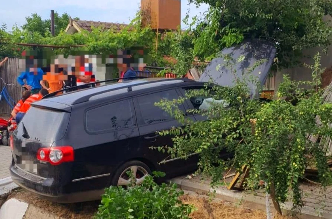 Un tânăr de 22 de ani şi-a pierdut viaţa în accident FOTO IPJ Ialomiţa