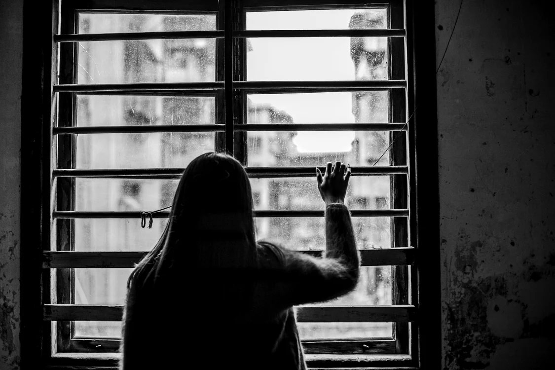 Minorele au fost amenințate de un individFoto: dashu83/ Freepik