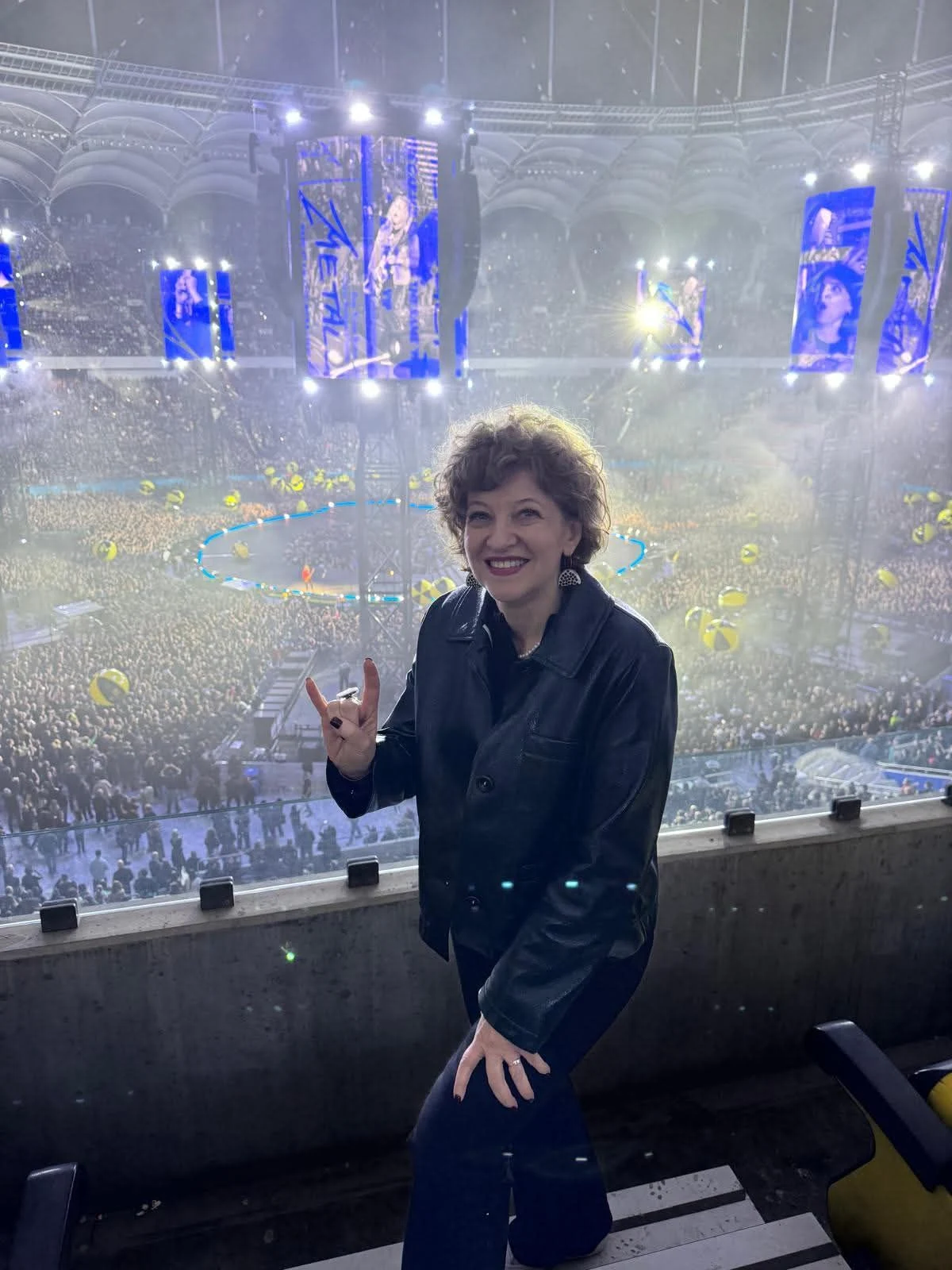 Adrian Câciu o atacă pe Oana Gheorghiu după apariția acesteia de la concertul Metallica: „Ce îi mai place la lojă... Protejată, prin geam, de popor”
