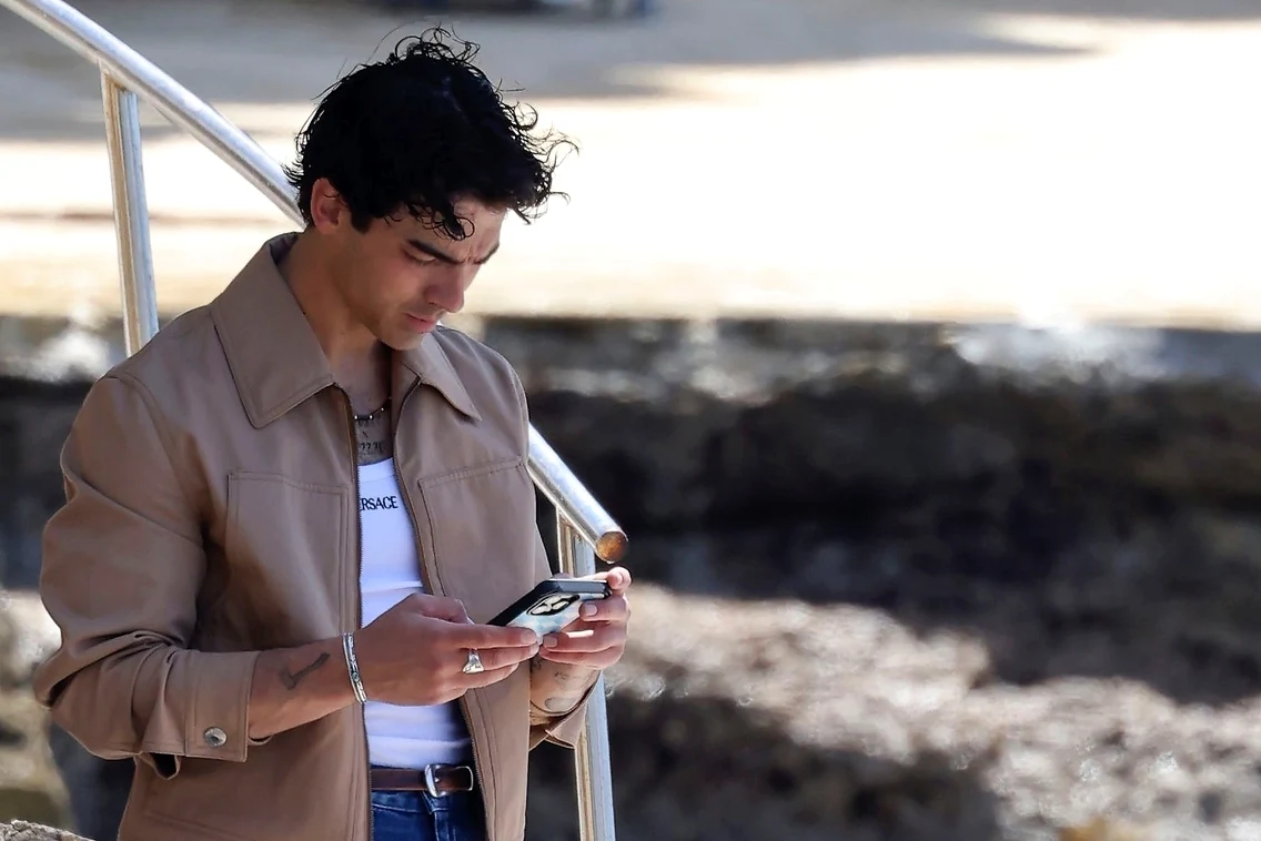 Joe Jonas, Profimedia