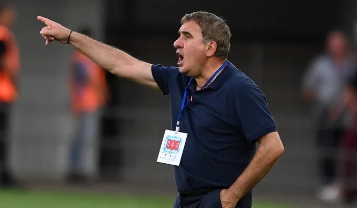 Gheorghe Hagi, dezamăgit de ultimul meci al echipei sale (FOTO: Sportpictures)