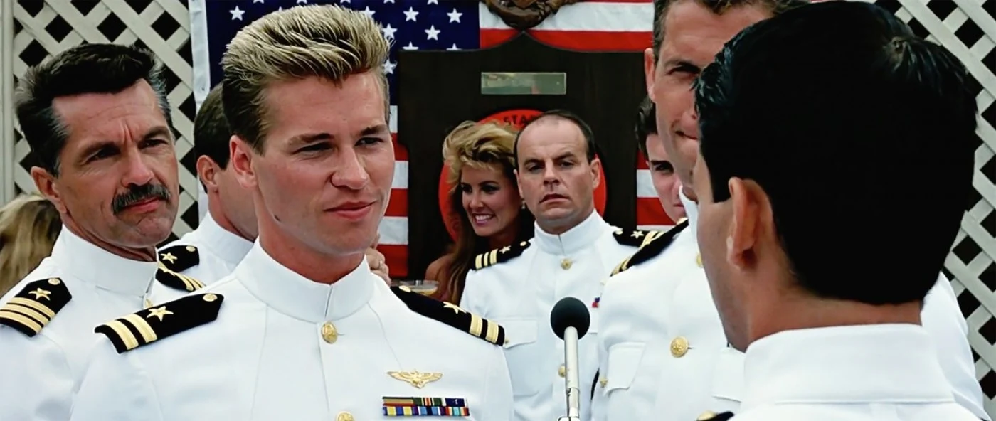 Rolul Iceman din Top Gun i-a venit ca o mănuşă. Foto: captură video