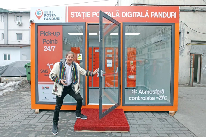 Cătălin Maftei ne  prezintă containerul  cu pachetomate care  va fi amplasat în parcări