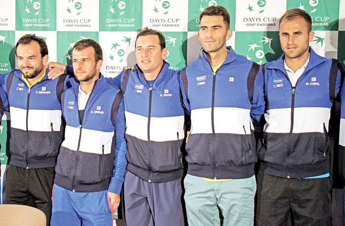 
    Mergea, Ungur,  antrenorul Pavel,  Tecău şi Copil  forţează calificarea  la barajul pentru  Grupa Mondială  